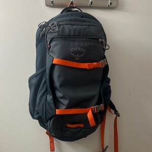 Osprey Proxima 30 Campus Bag, Grey/Orange